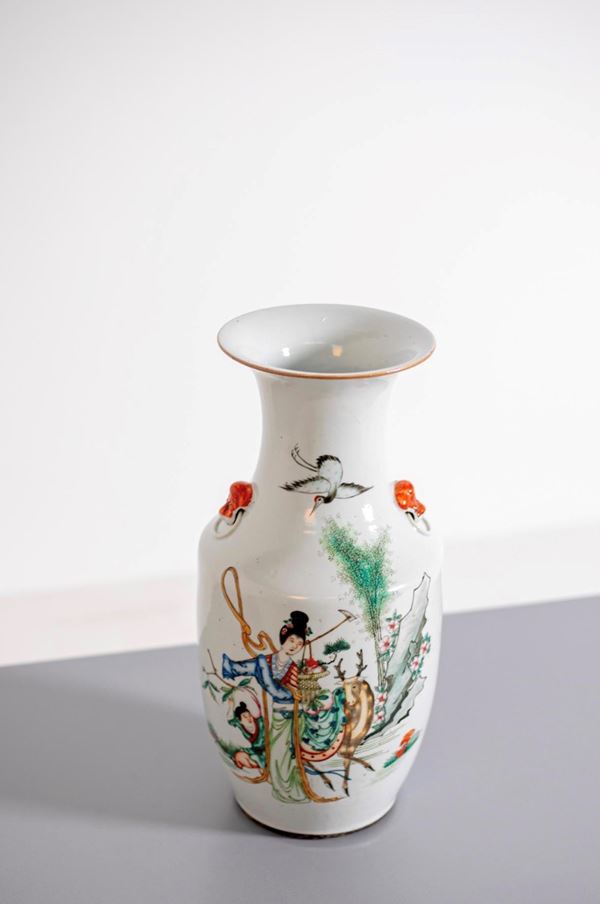 Chinese Vase Ch'ing Dynasty Woman with Deer