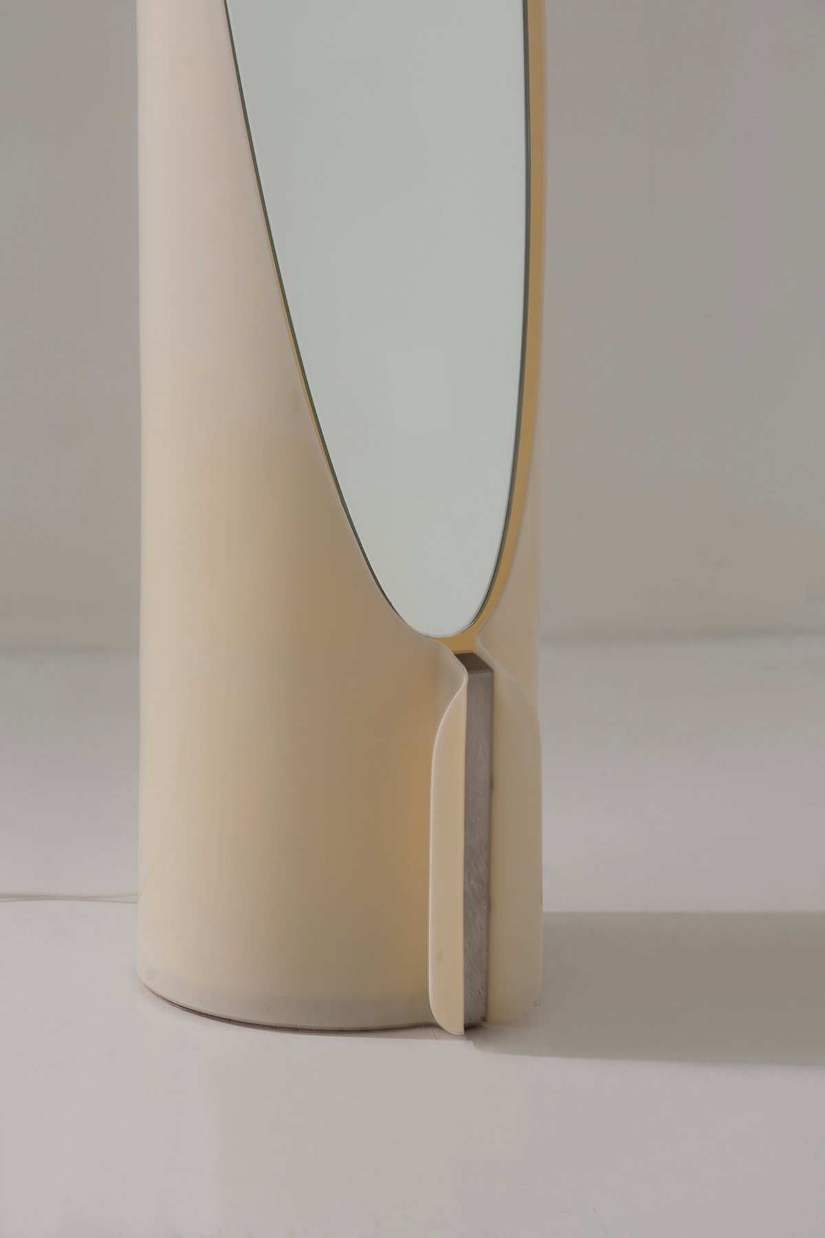 Specchio luminoso Mod. Unghia