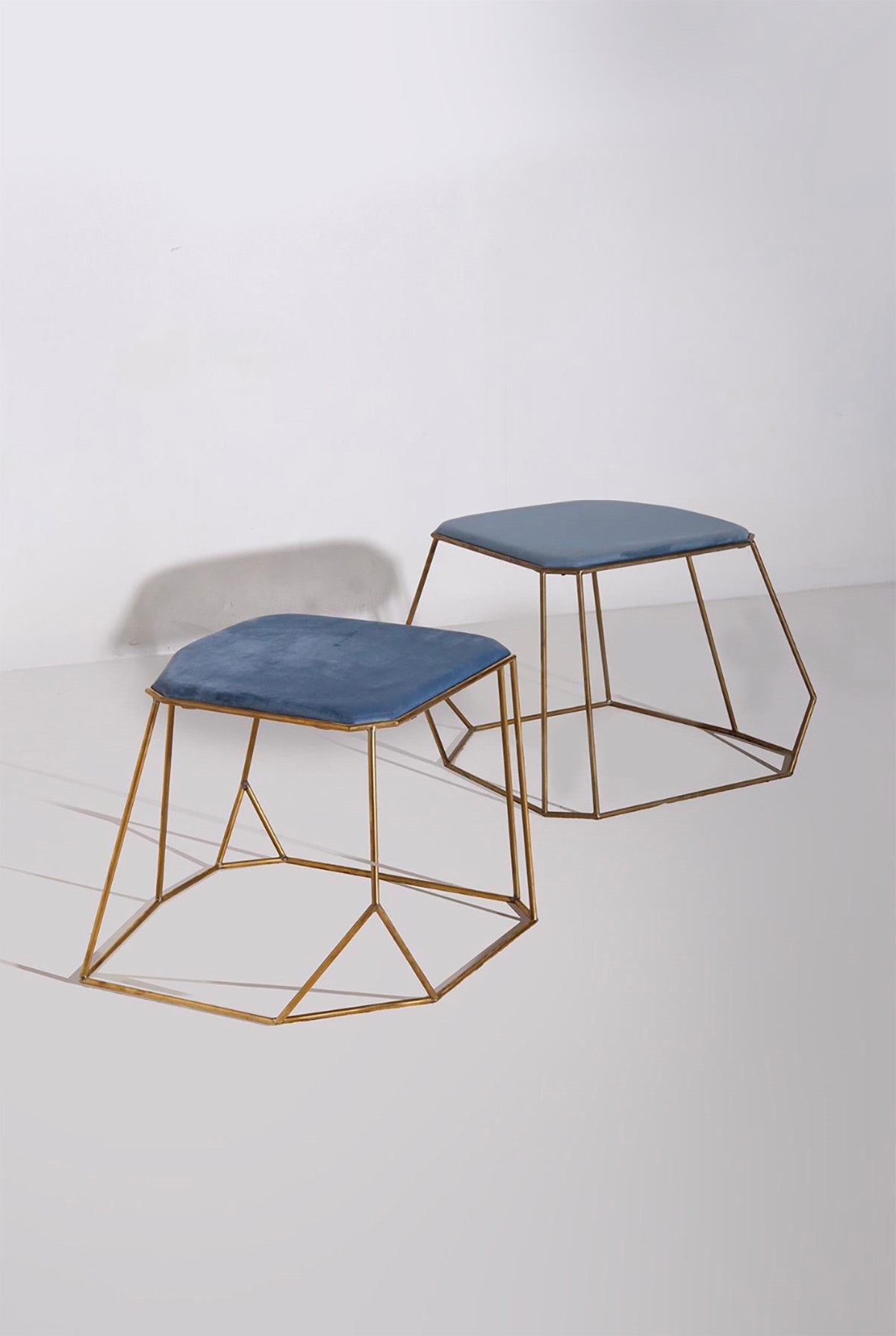 Manifattura Italiana : Pair of stools  - Auction Christmas Sale - LTWID Auction House