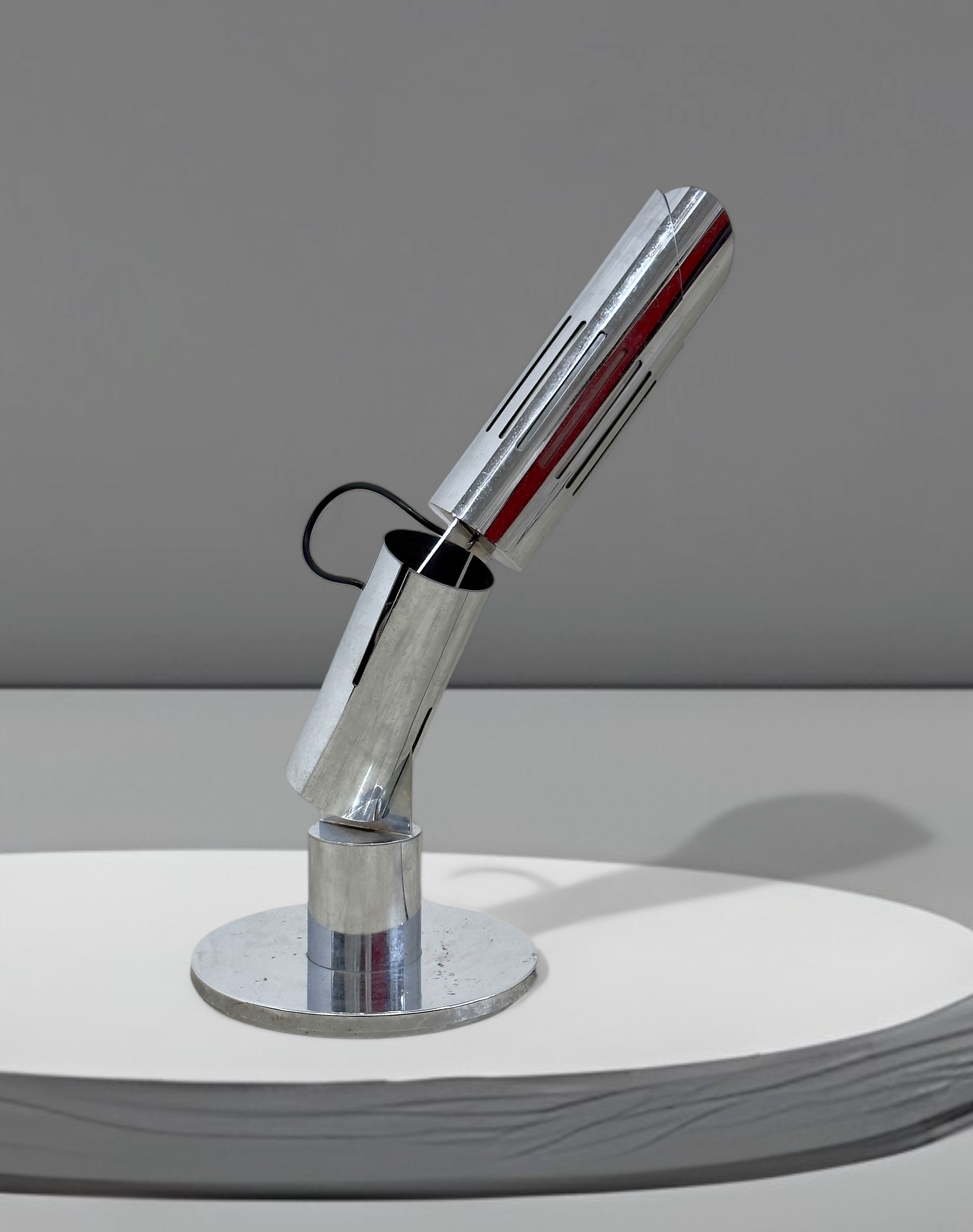 Gabriele  D'Ali : Cobra Table lamp  - Auction Christmas Sale - LTWID Auction House