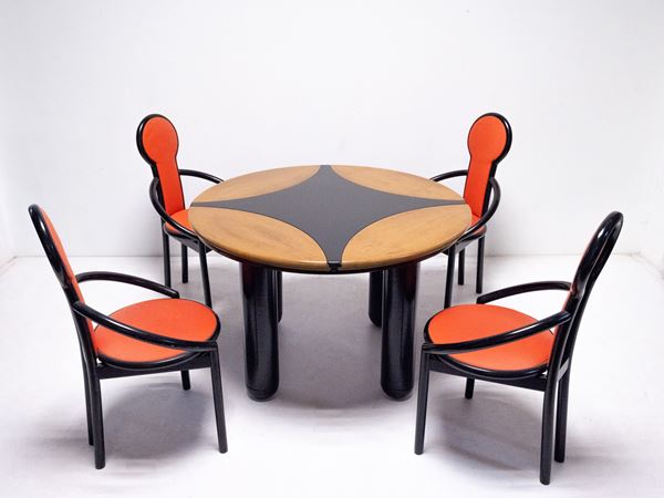 Manifattura Italiana - Convertible Table and four chairs