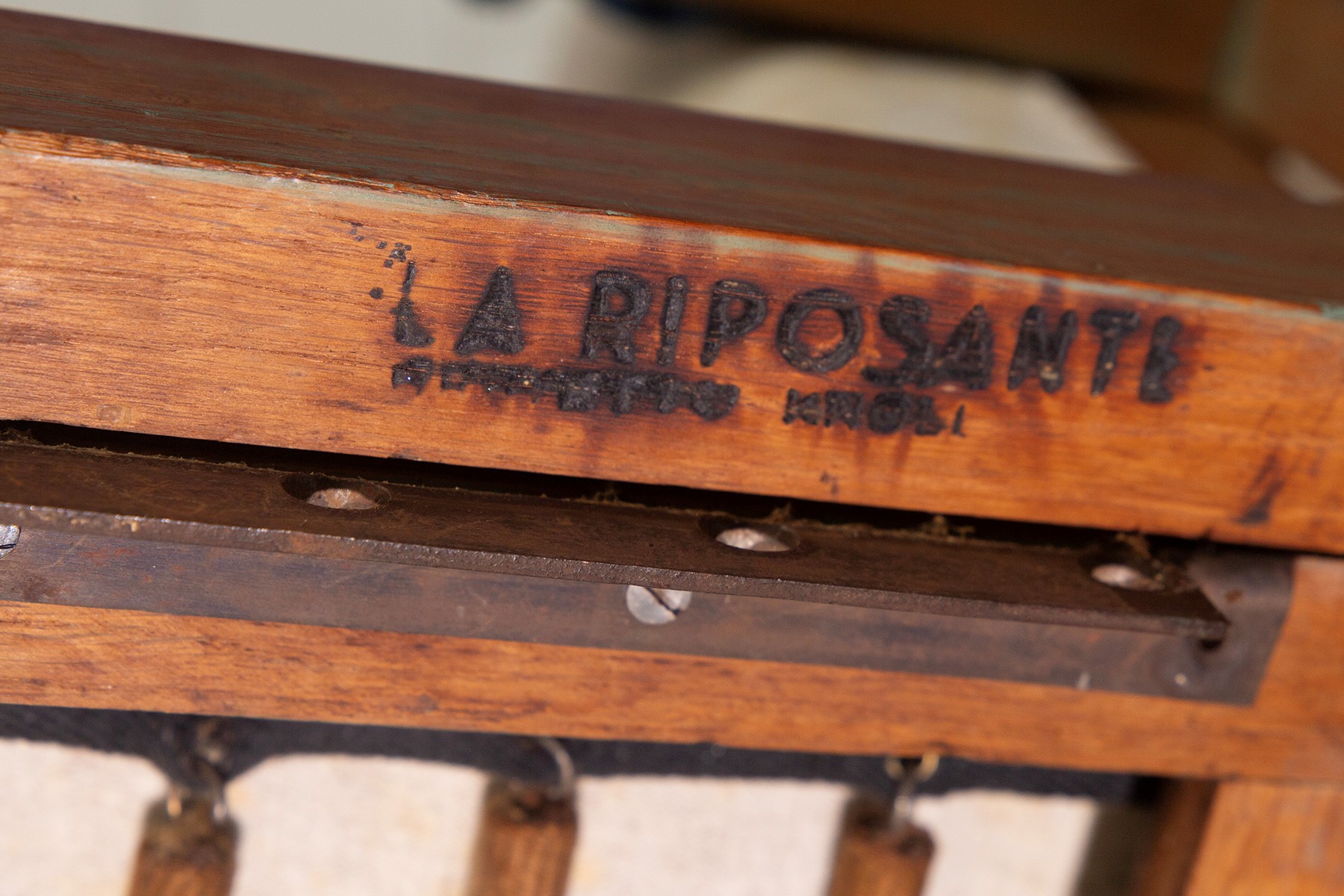 Poltrone La gran Ripò, etichetta