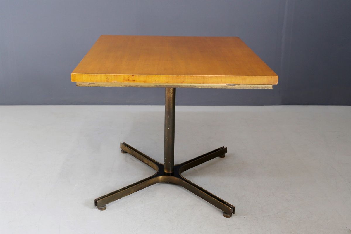 Tavolo in Ottone e Legno (attr.)