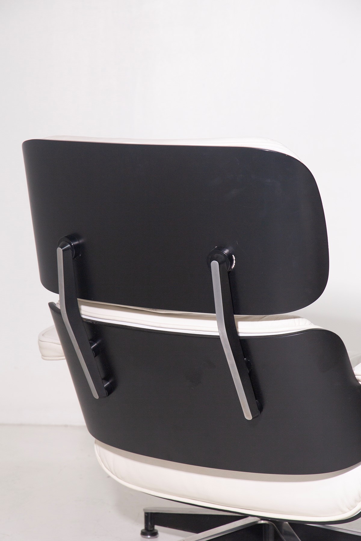 Coppia di poltrone e pouf