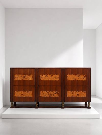 Grande credenza in legno, ottone e vetro