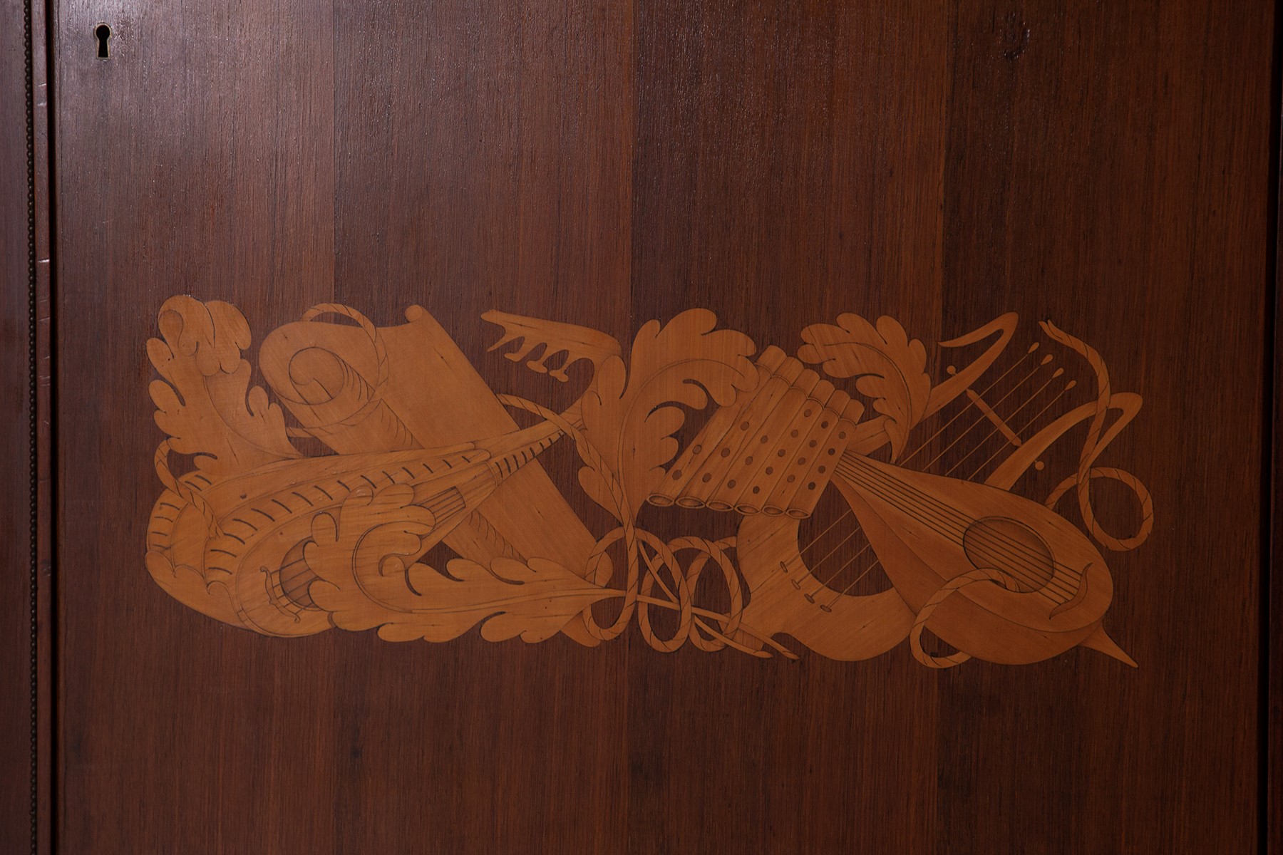 Paolo Buffa - Grande credenza in legno, ottone e vetro