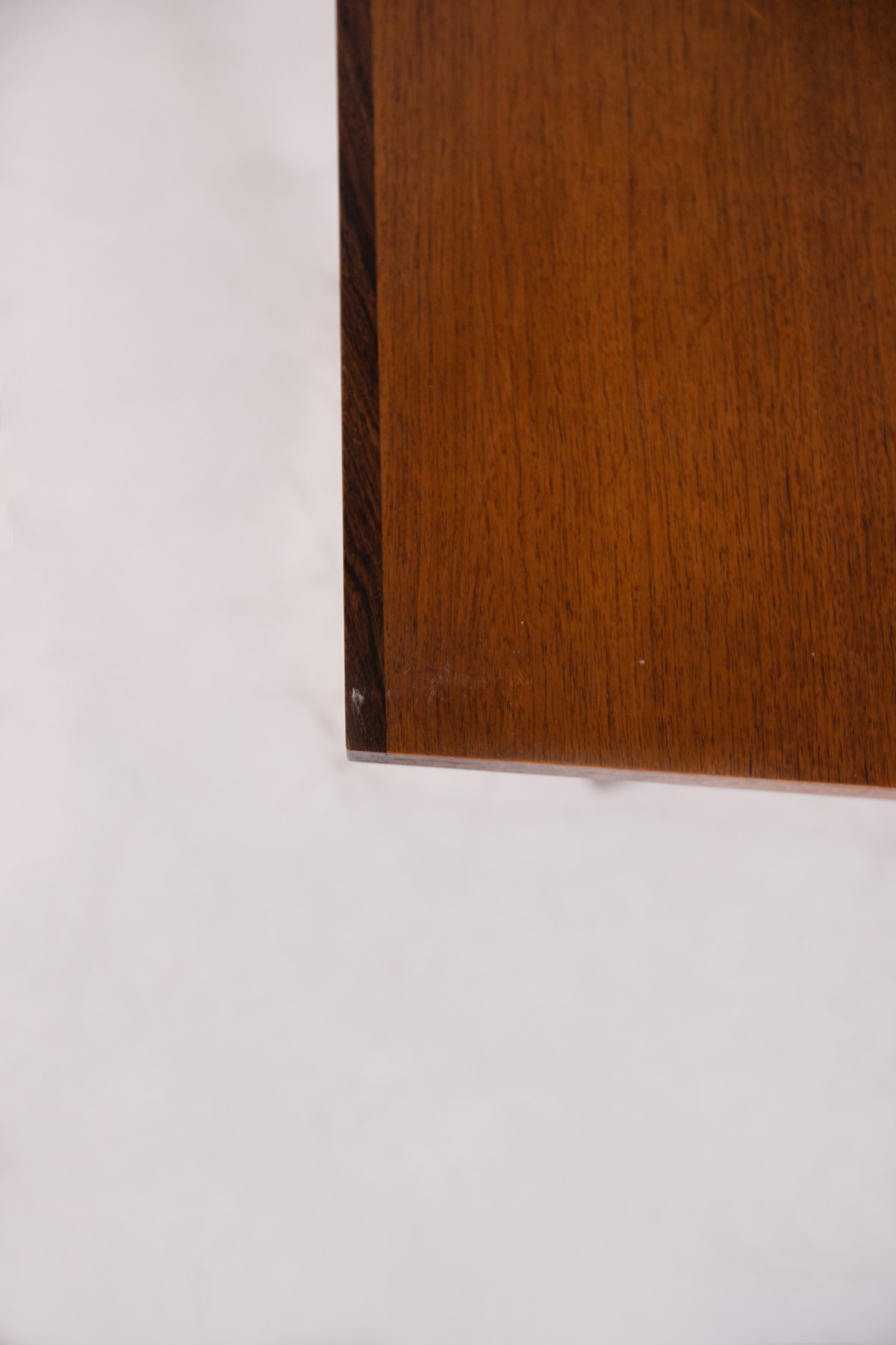 Tavolo da pranzo americano geometrico in legno