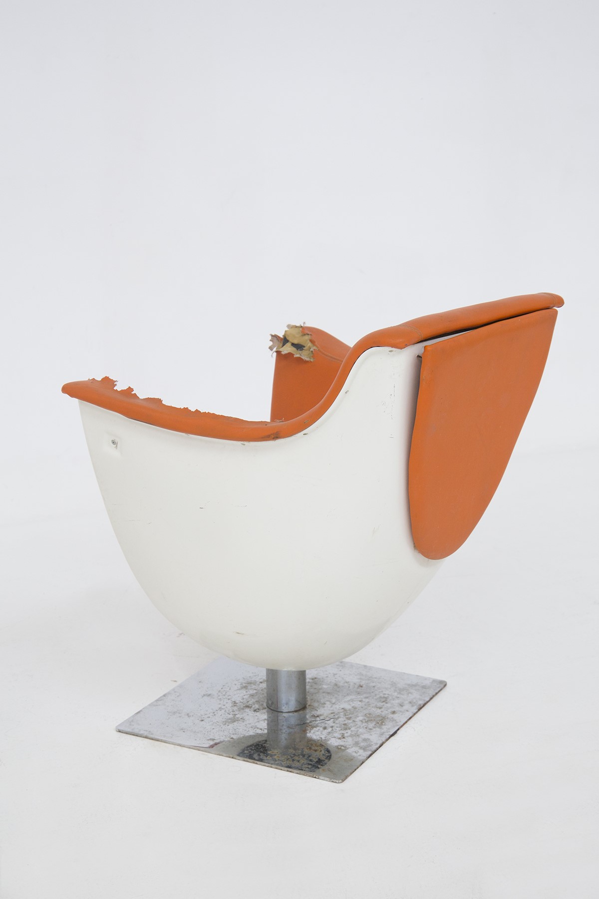 Manifattura Italiana - Coppia di poltrone Space Age in acciaio, resina e pelle (anni ’70)