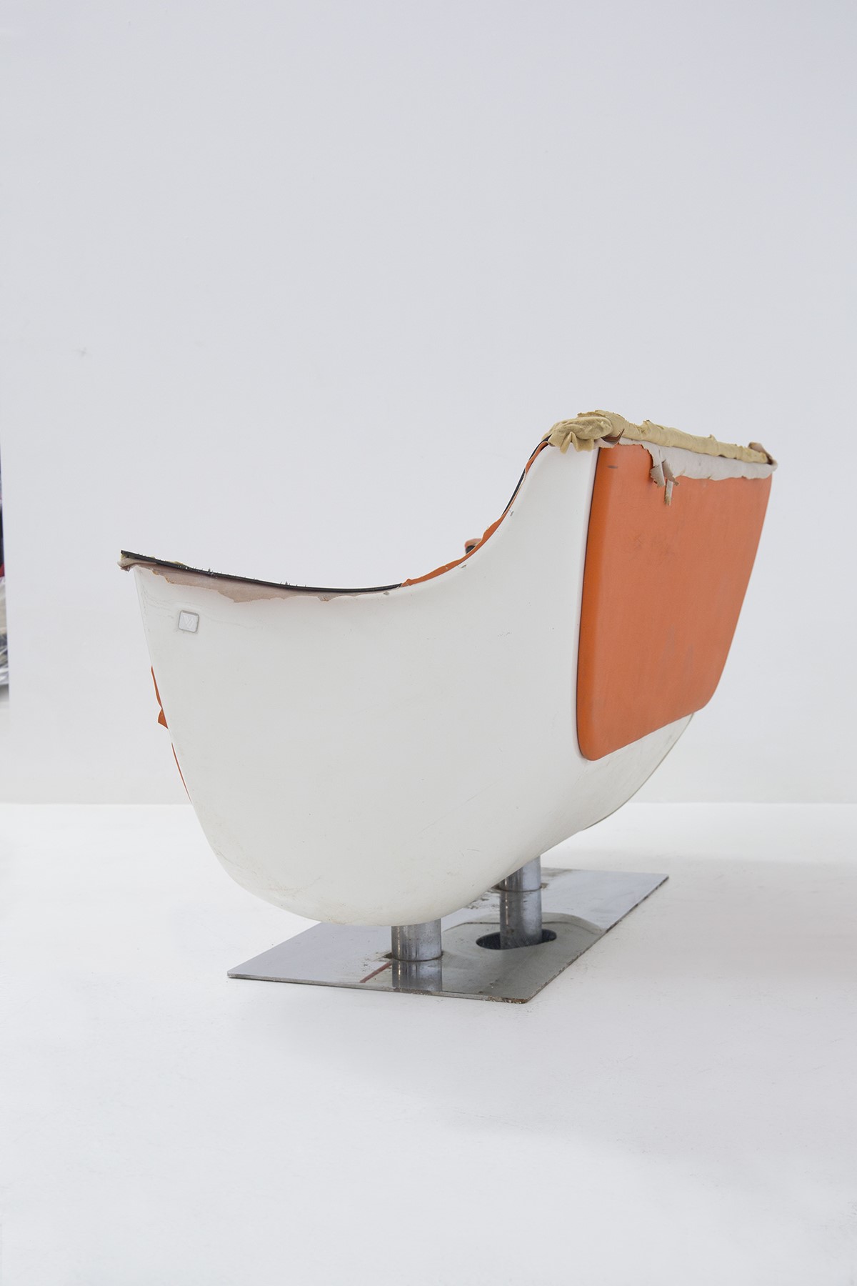 Manifattura Italiana - Divano Space Age in acciaio e pelle (anni Settanta)
