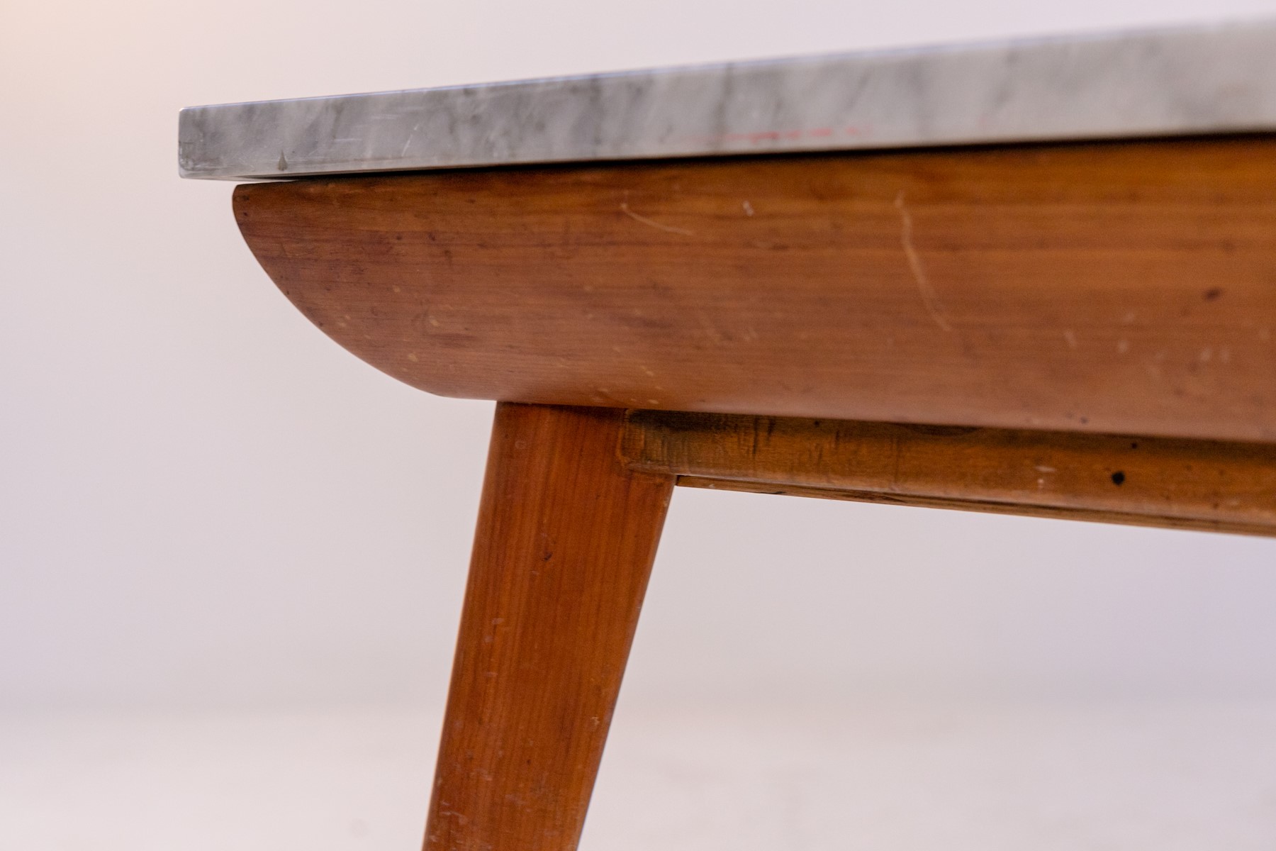 Tavolo Italiano in Legno Vintage con Piano in Marmo