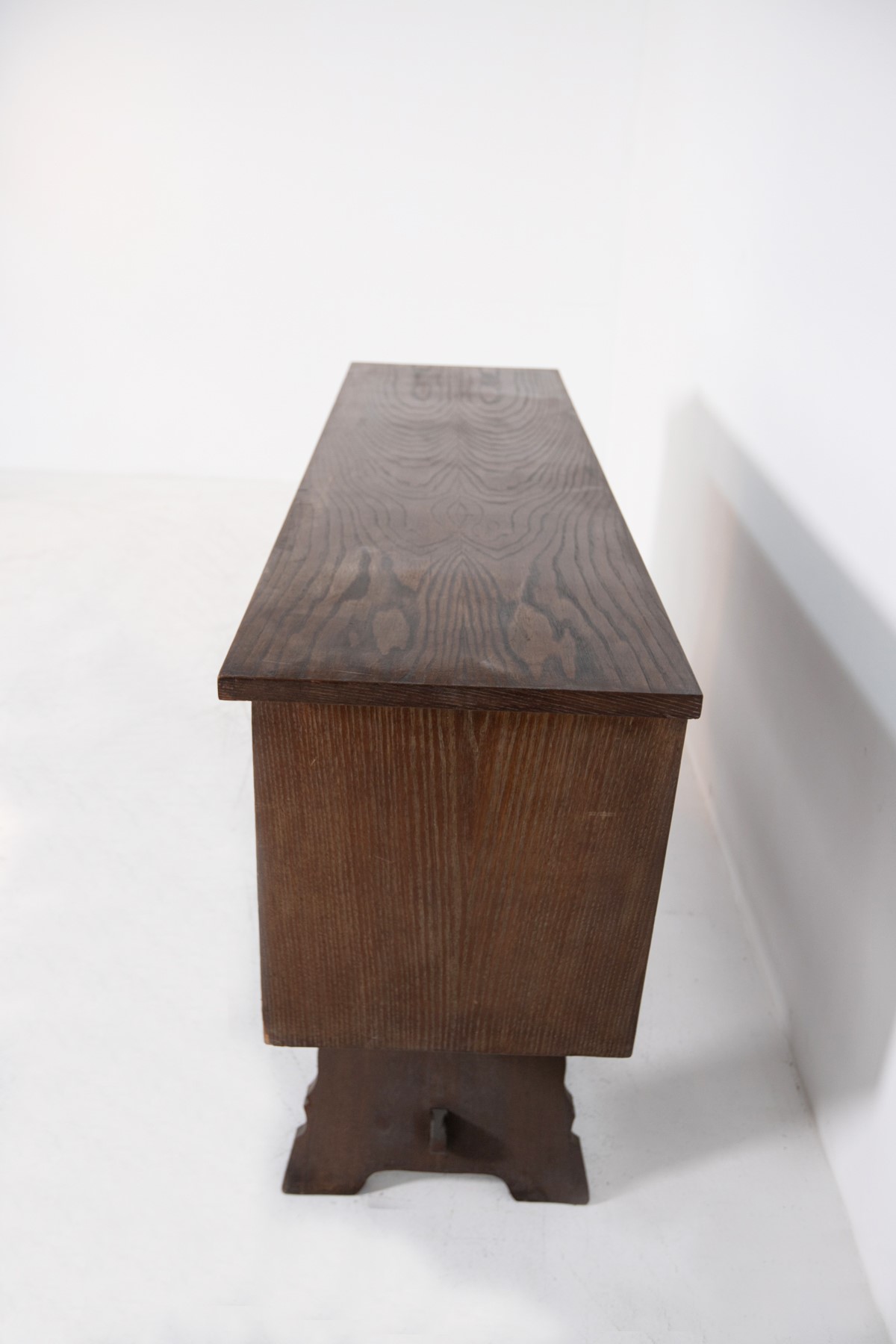 Credenza vintage italiana in legno massiccio e ferro