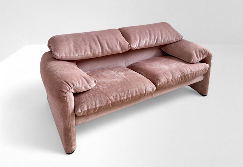 Vico Magistretti, Divano Maralunga, design 1973, produzione Cassina