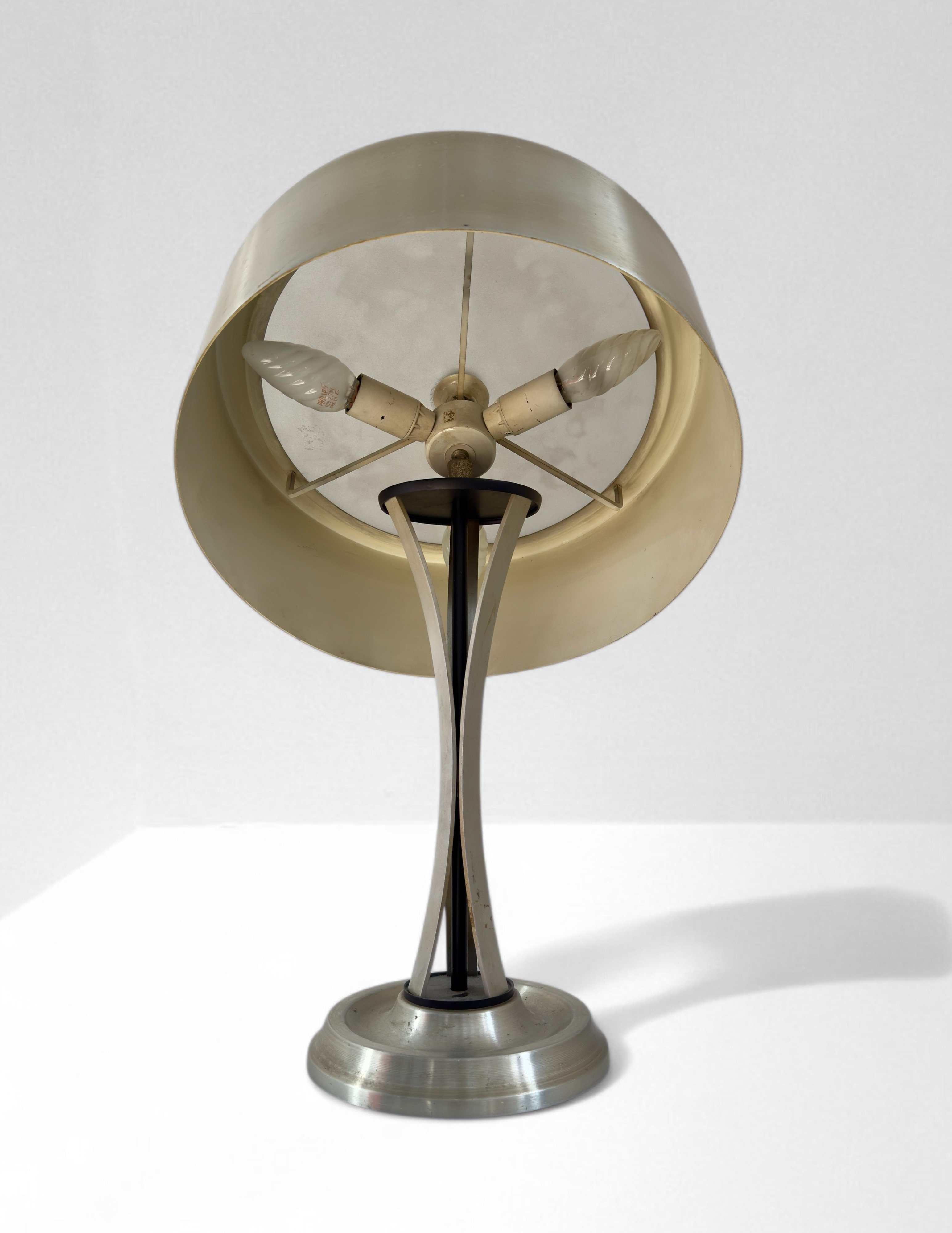 Oscar Torlasco - Lampada da tavolo Mod. 790, ottone nichelato e vetro satinato