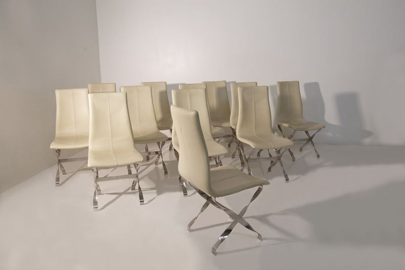 Set di dodici sedie, ETICHETTA