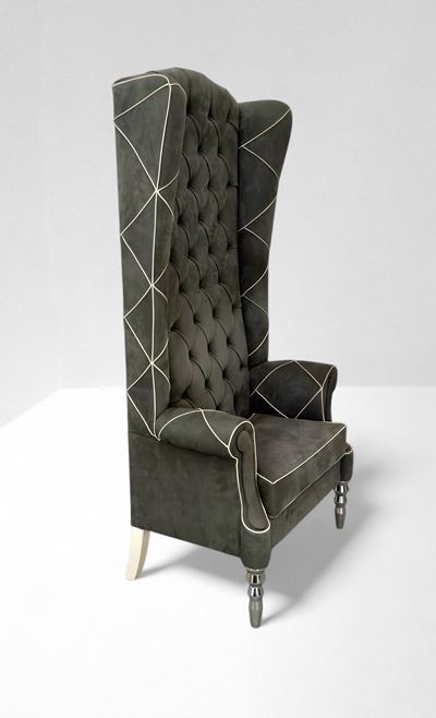 Poltrona Trono modello Siegfrid, capitonné