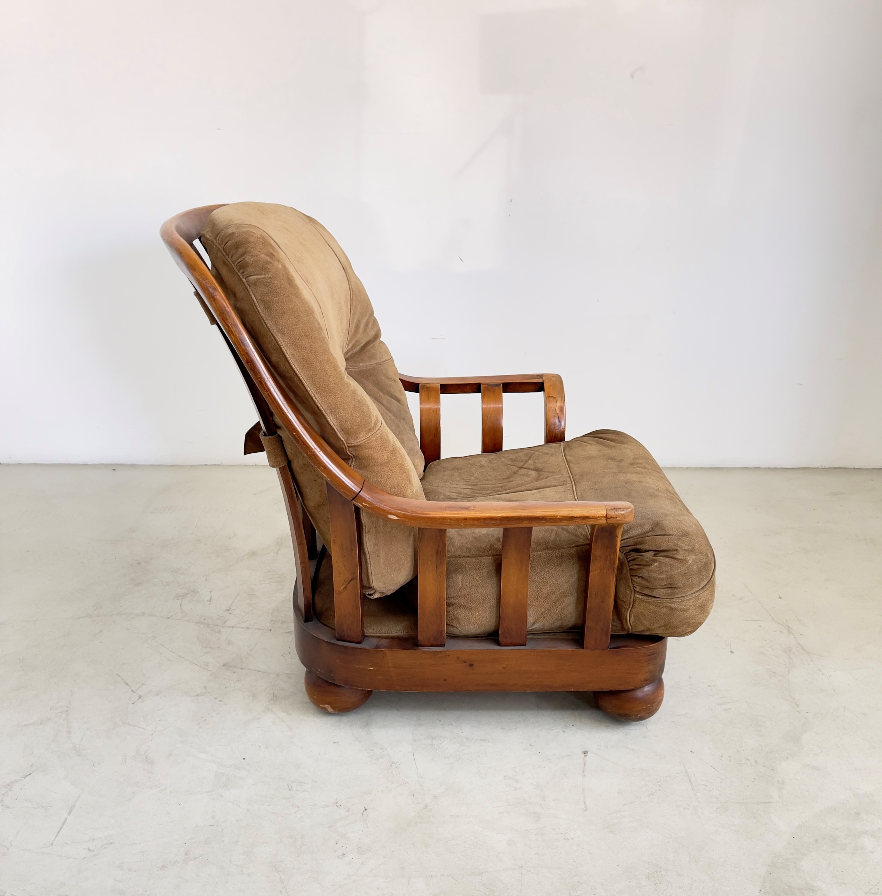 Poltrona in noce Borbonese