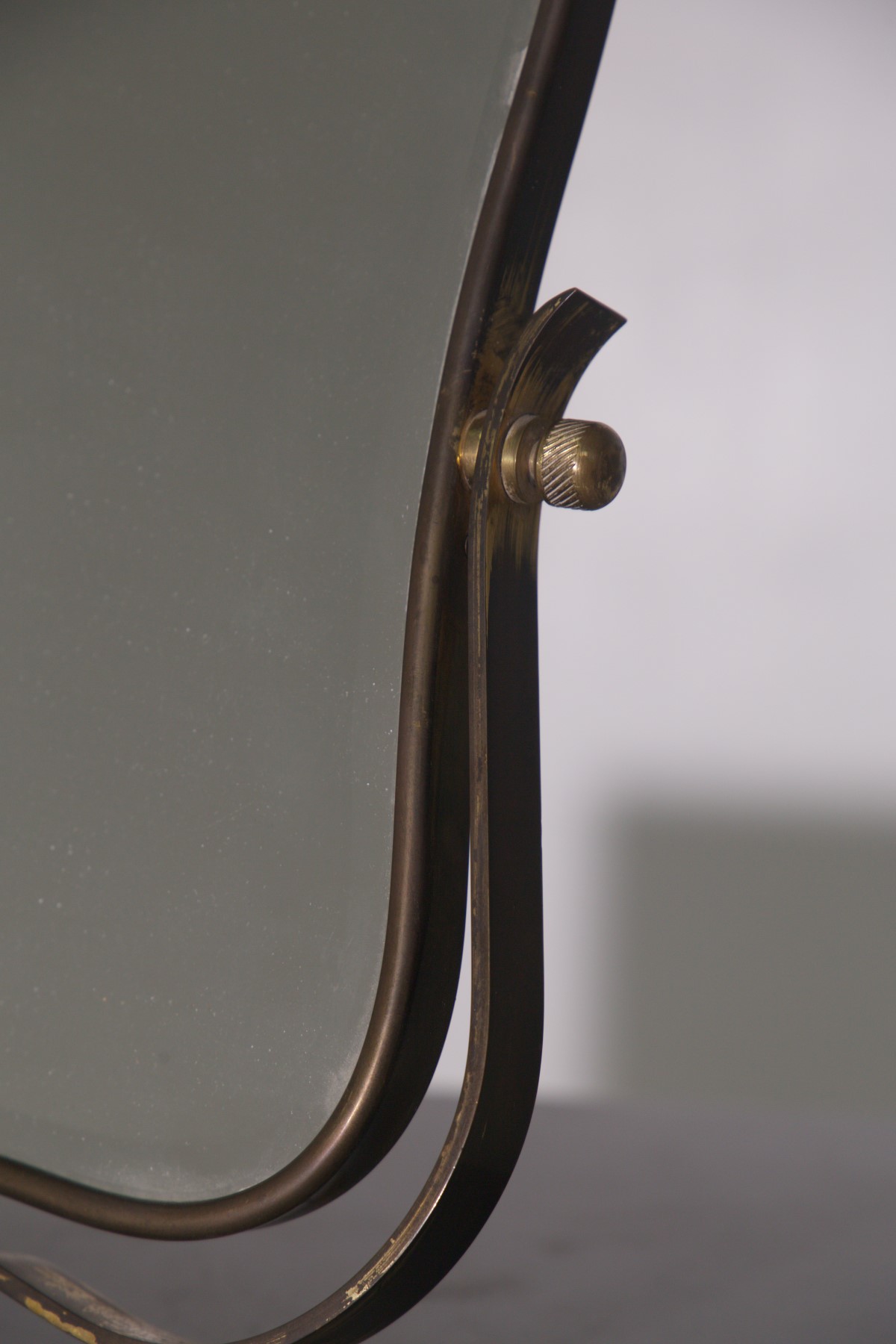 Gio Ponti - Specchio da tavolo attribuito a Fontana Arte, ottone e vetro, anni '40