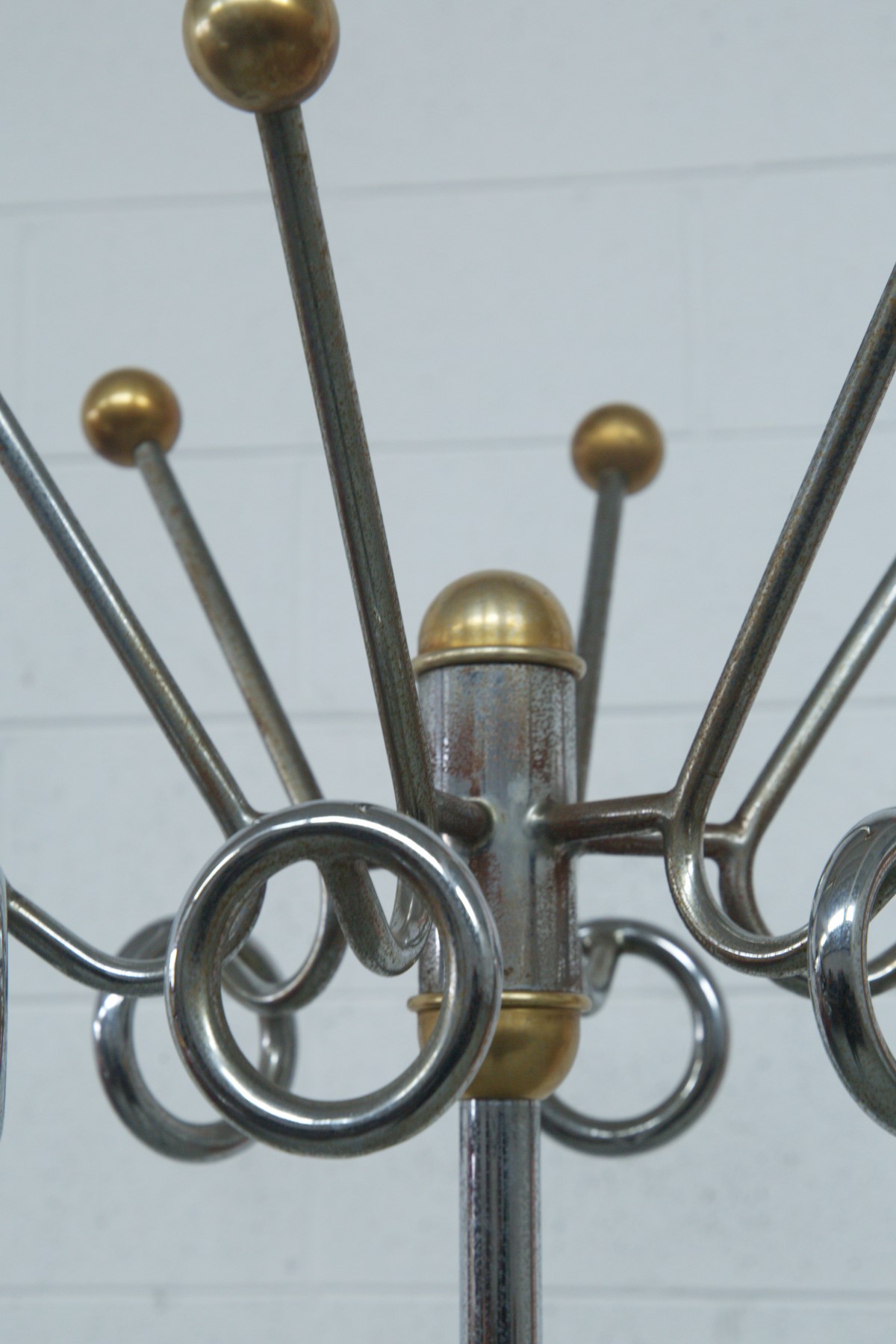 Appendiabiti, etichetta