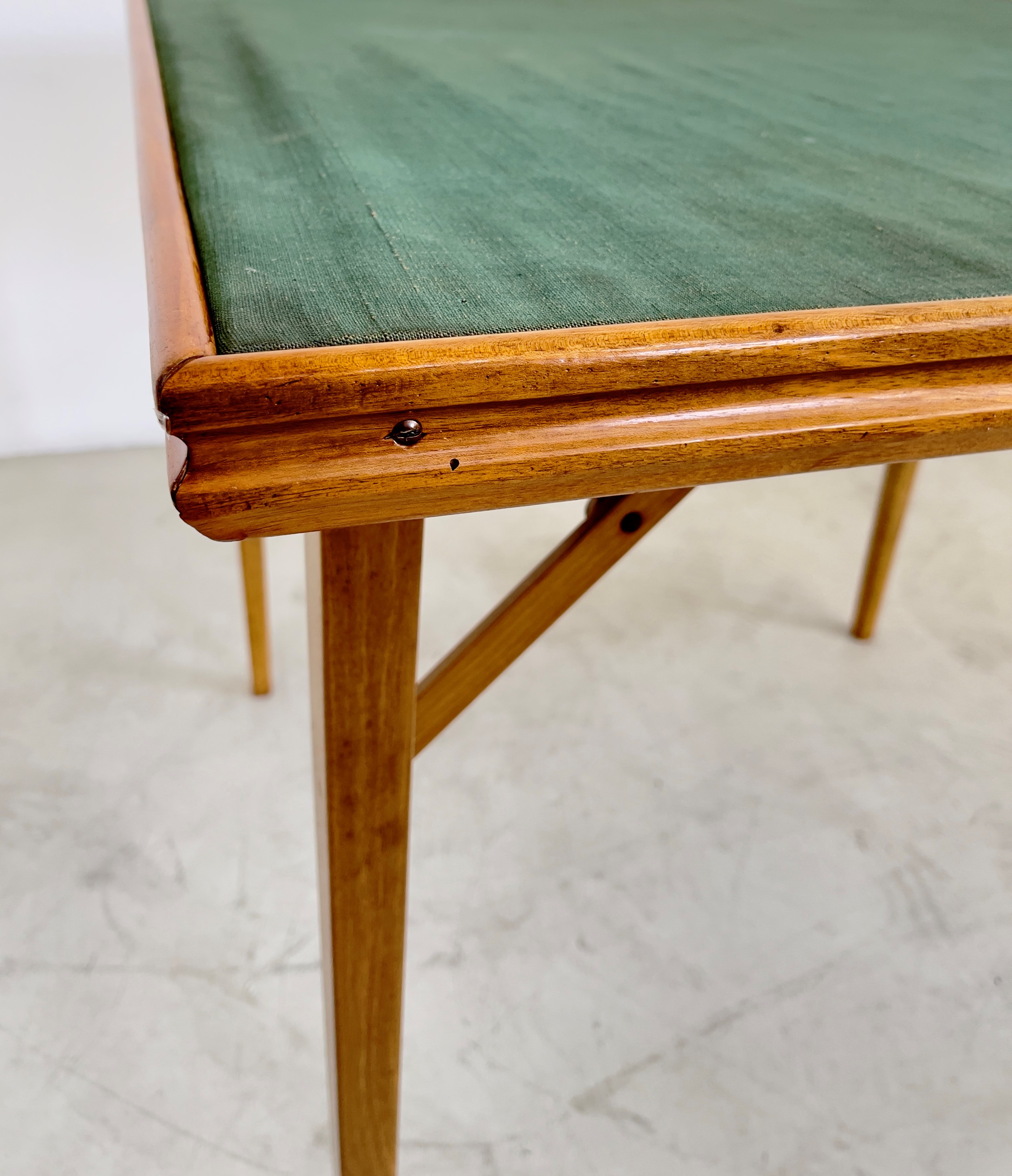 Tavolo da gioco richiudibile