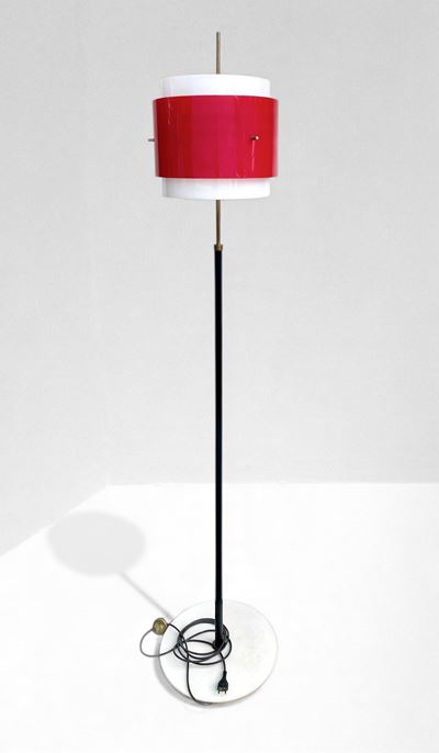 Lampada da terra in metallo con base in marmo e paralume in plexi