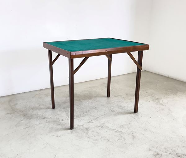 Foldable game table