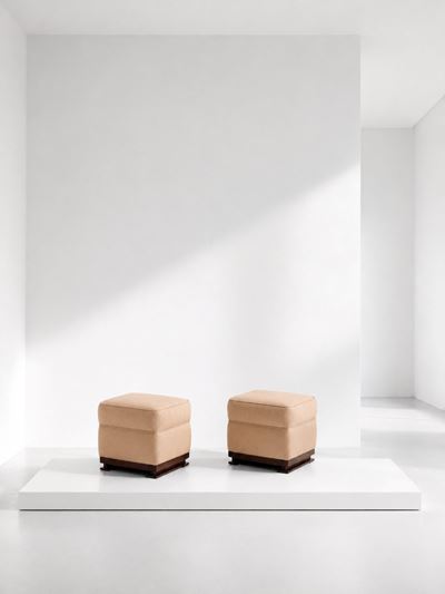 Coppia di pouf (stoffa in cotone beige, legno)