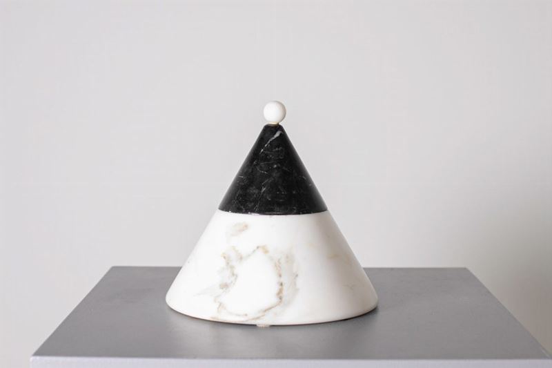 Centrotavola in Marmo Bianco e Nero di Carrara