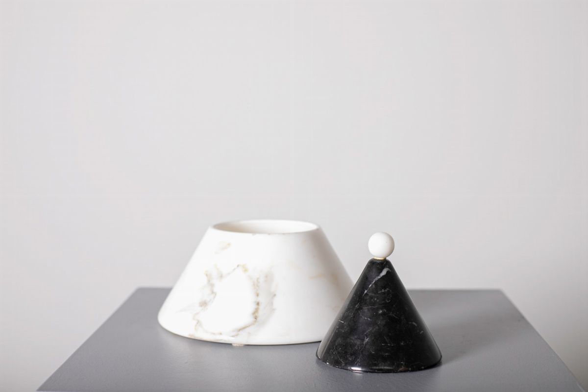 Centrotavola in Marmo Bianco e Nero di Carrara