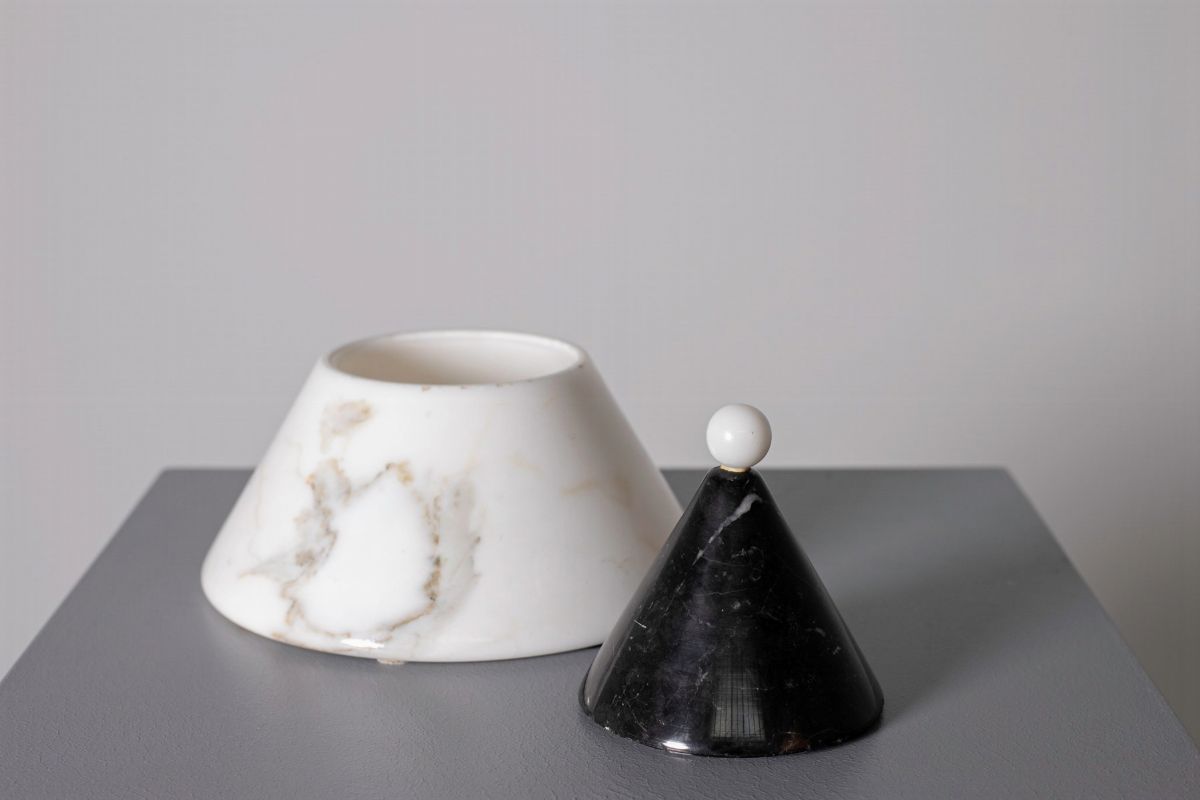 Centrotavola in Marmo Bianco e Nero di Carrara