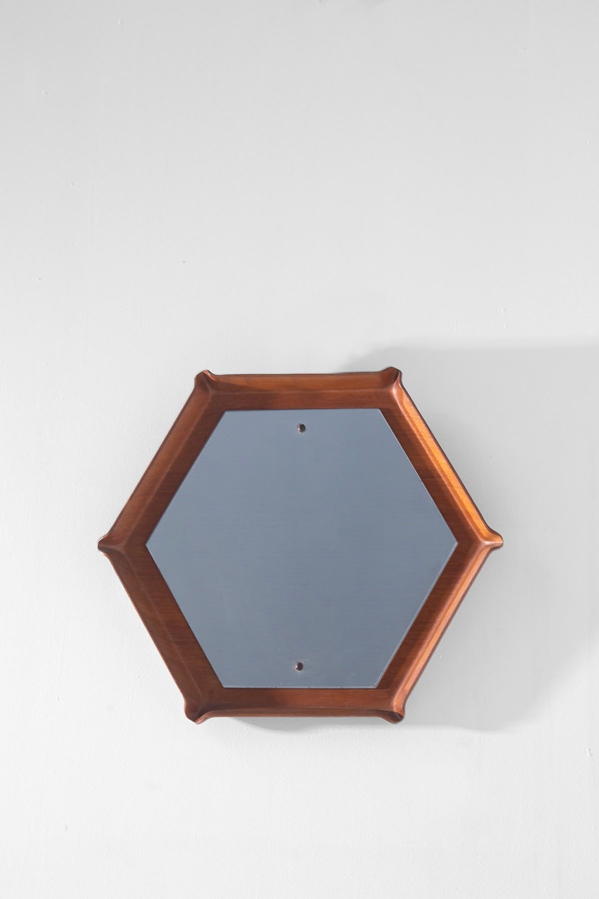 Manifattura Scandinava : Specchio da parete  - Asta Private Origins Series - LTWID Auction House