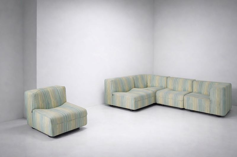 Divano Arflex, etichetta