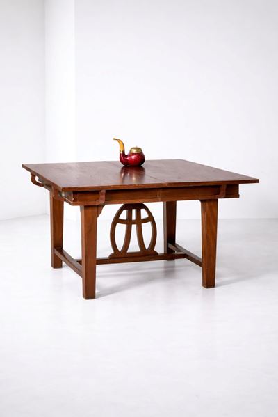 Tavolo da pranzo Art Nouveau in noce con ornamenti floreali