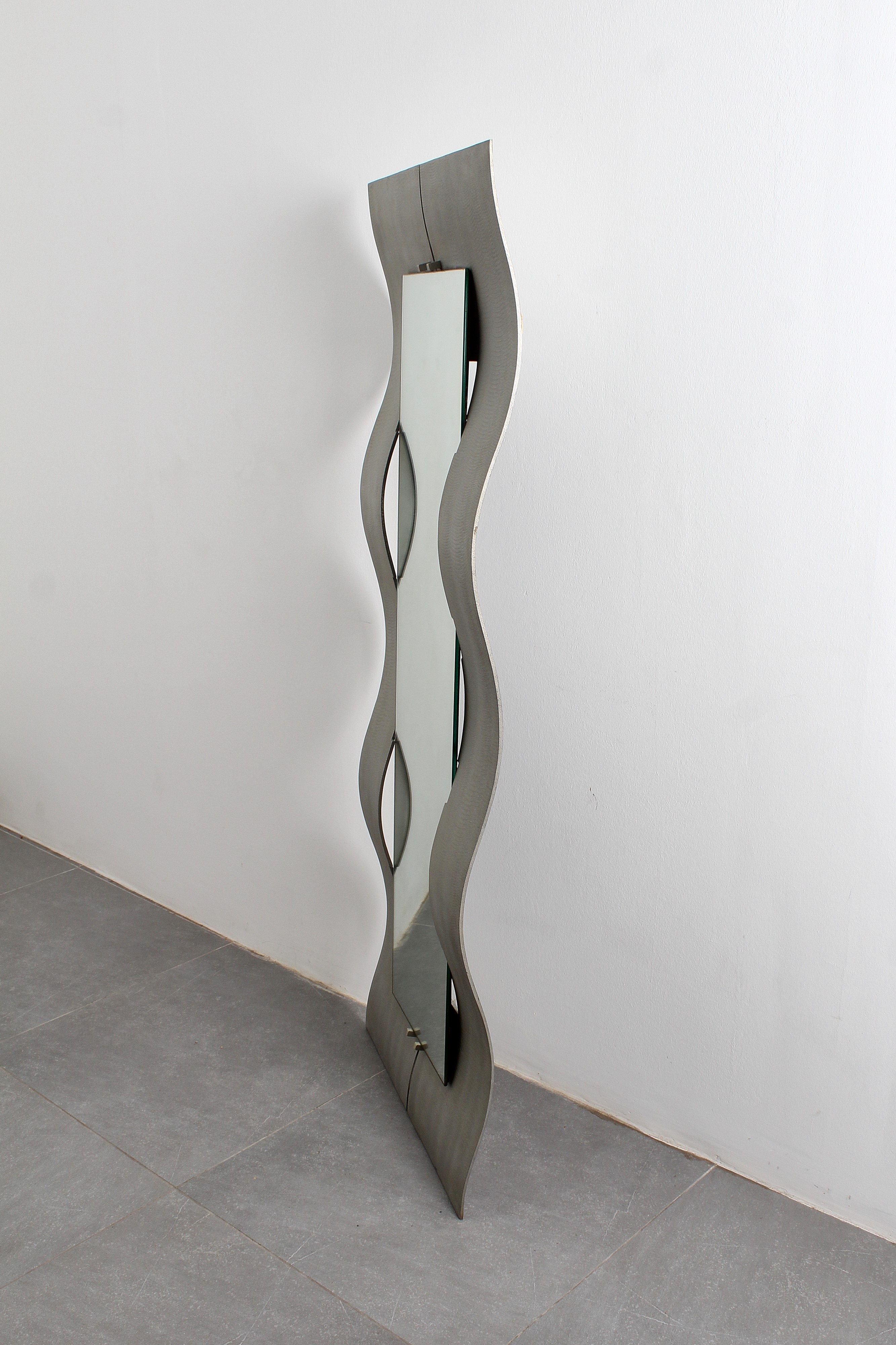 Specchiera mod. Wave di Lorenzo Burchiellaro