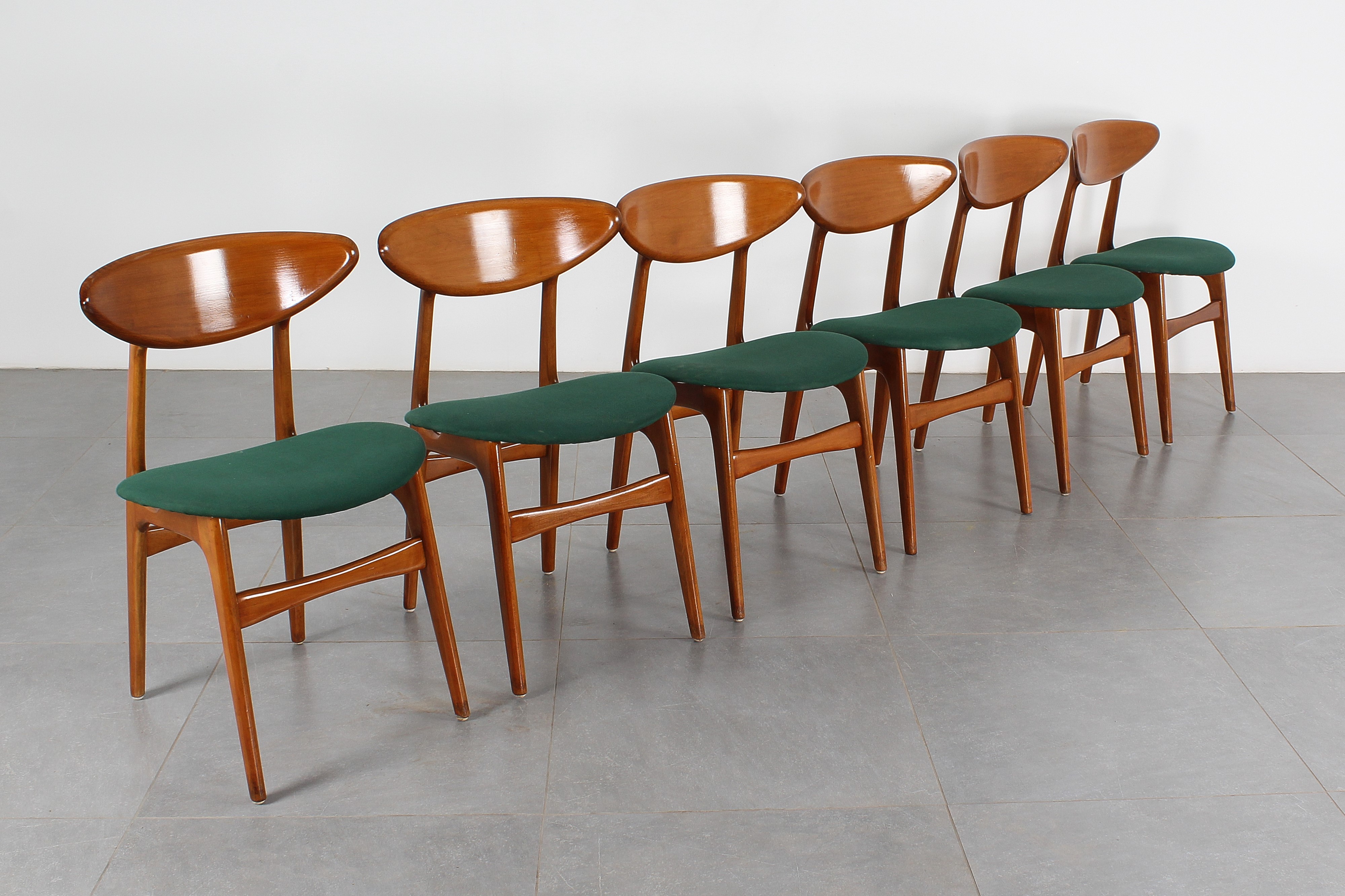 Set di sei sedie Hans J. Wegner (attr.)