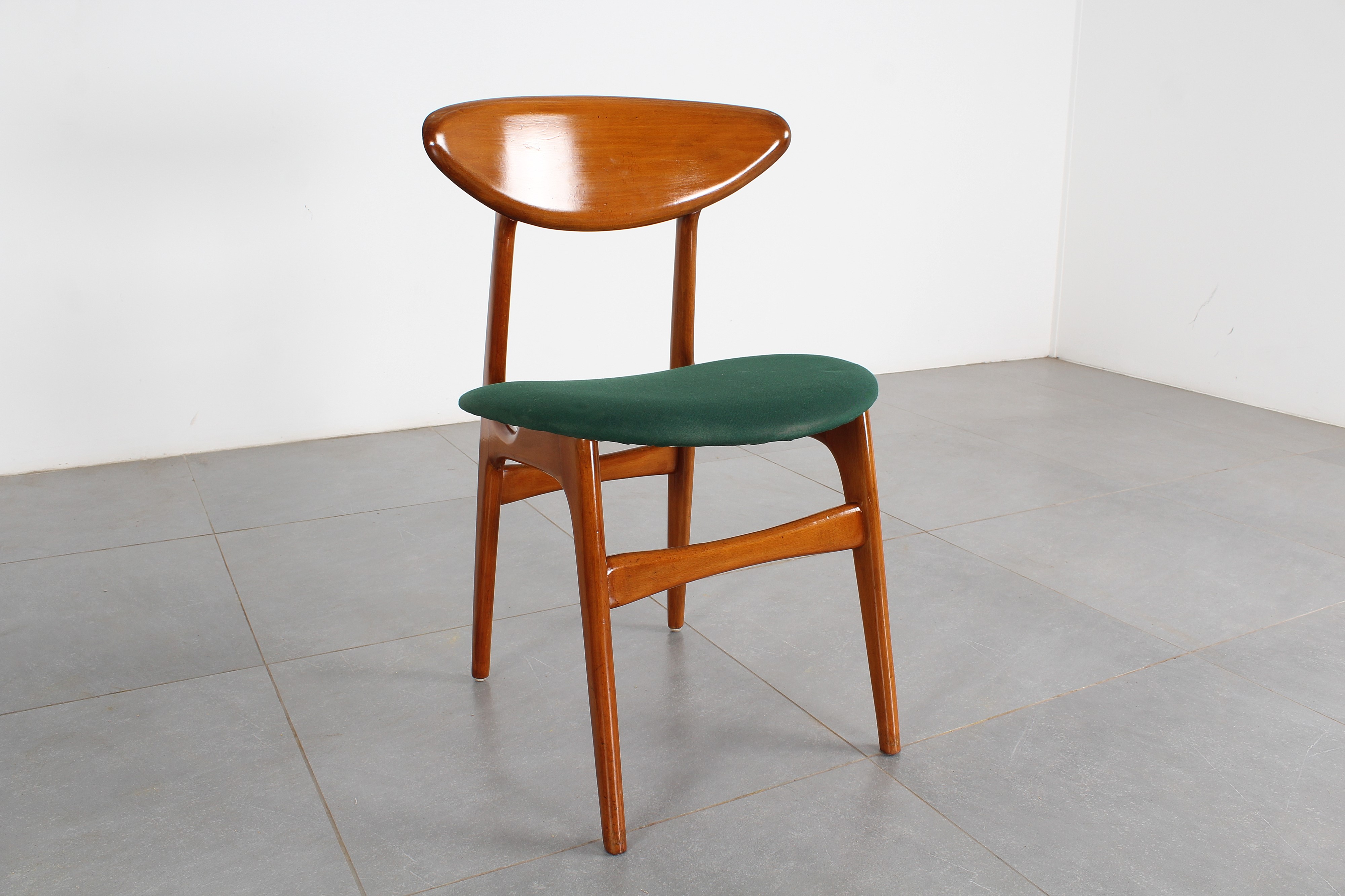 Set di sei sedie Hans J. Wegner (attr.)