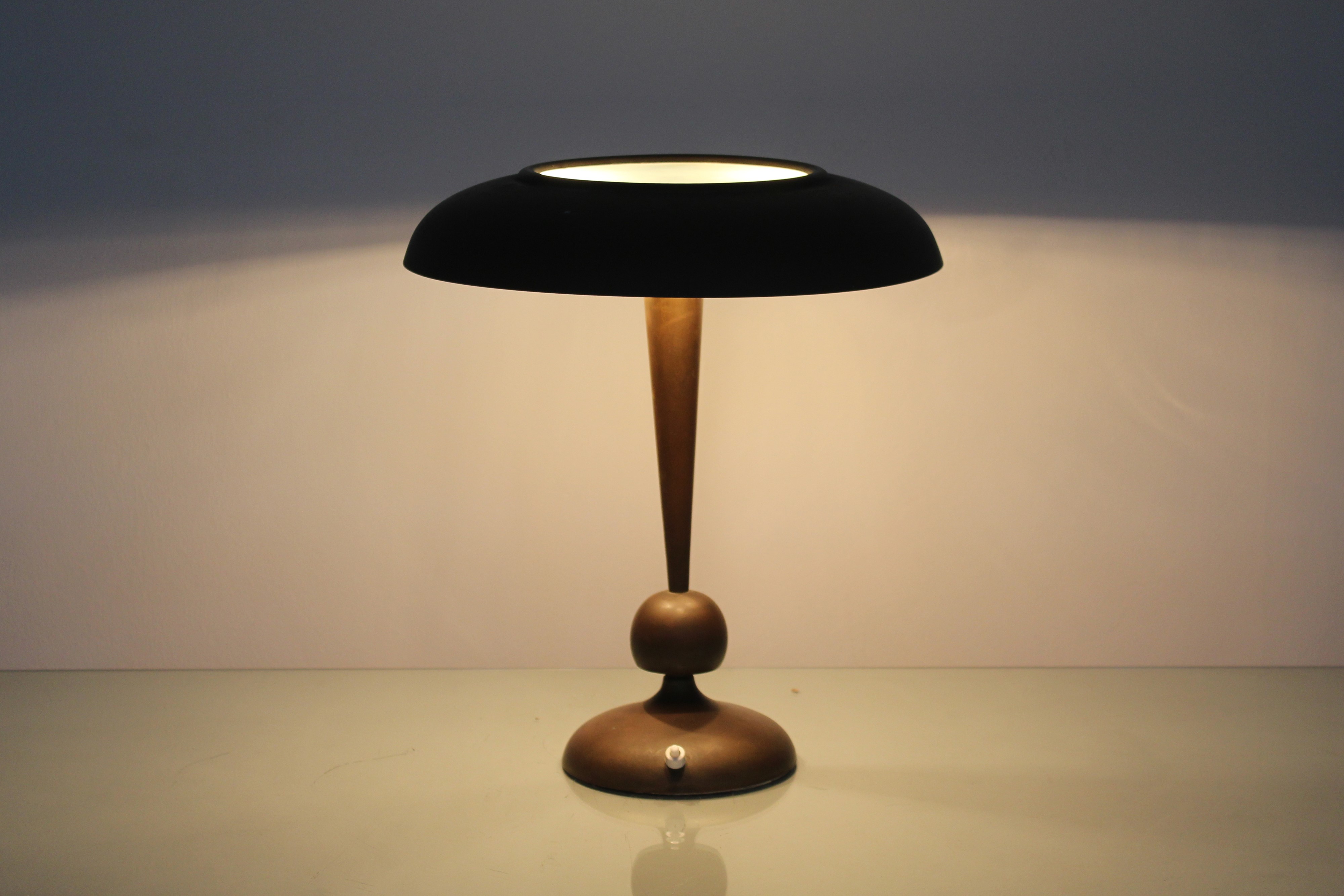 Lampada da tavolo Modello 143 di Oscar Torlasco per Lumi