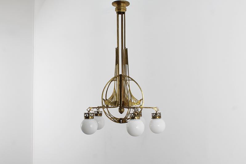 Lampadario in stile Art Nouveau
