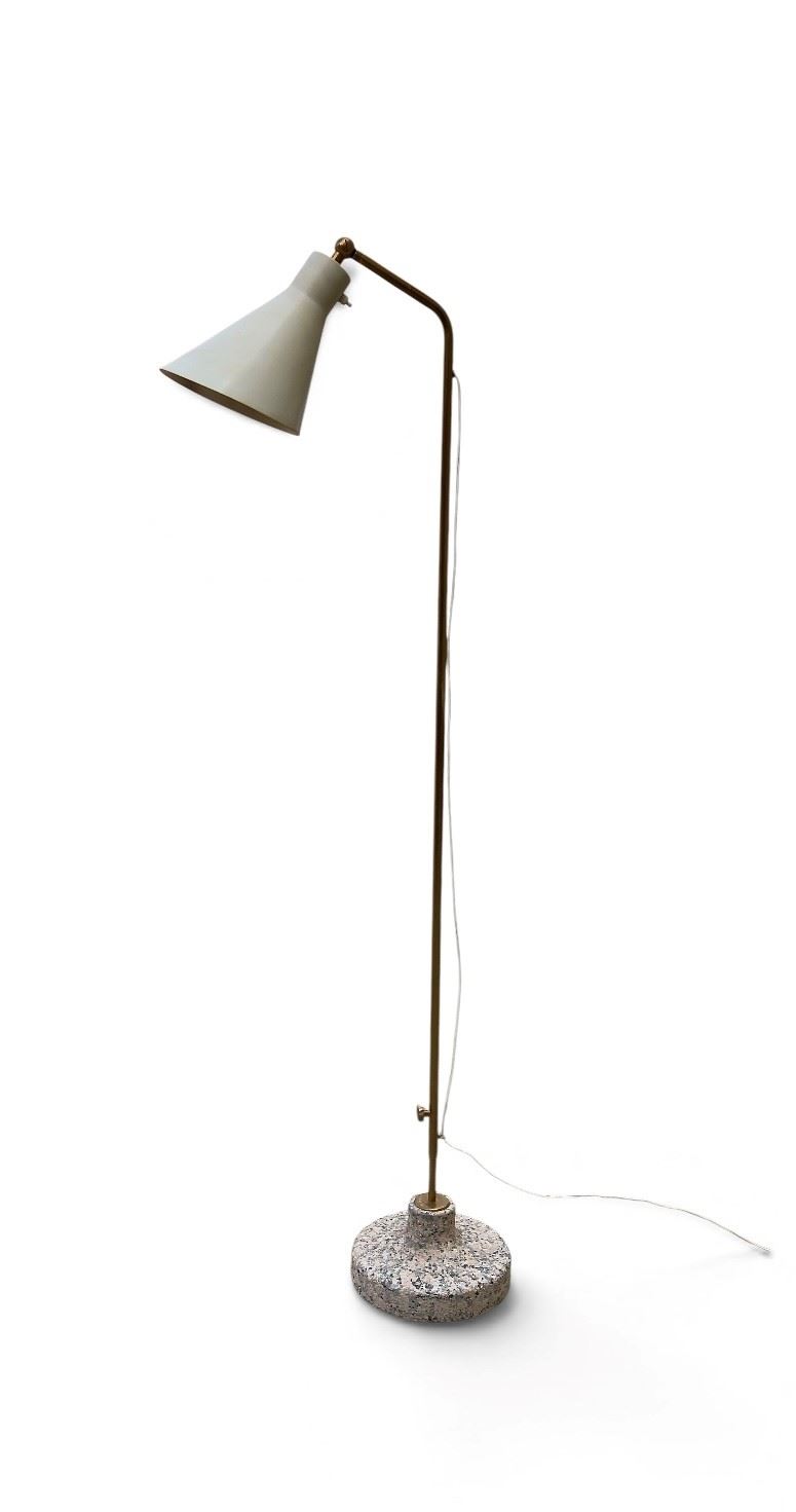 Lampada da terra LT3 di Ignazio Gardella per Azucena