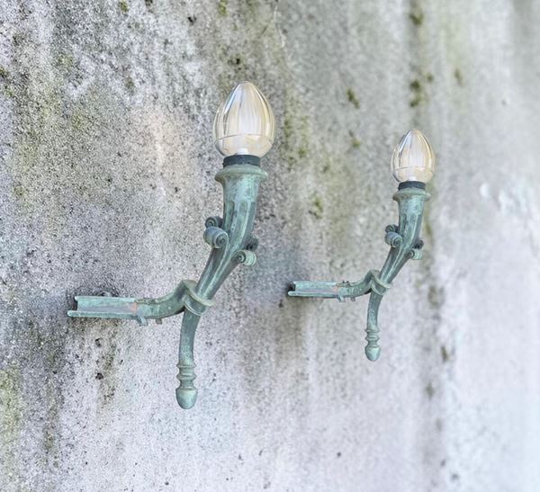 Manifattura Italiana - Pair of Italian outdoor corner wall sconces