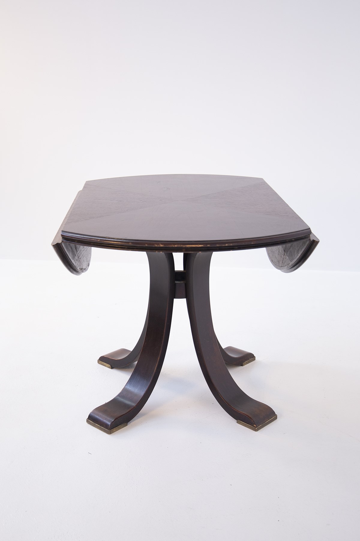 Tavolo da pranzo rotondo (Attr.)