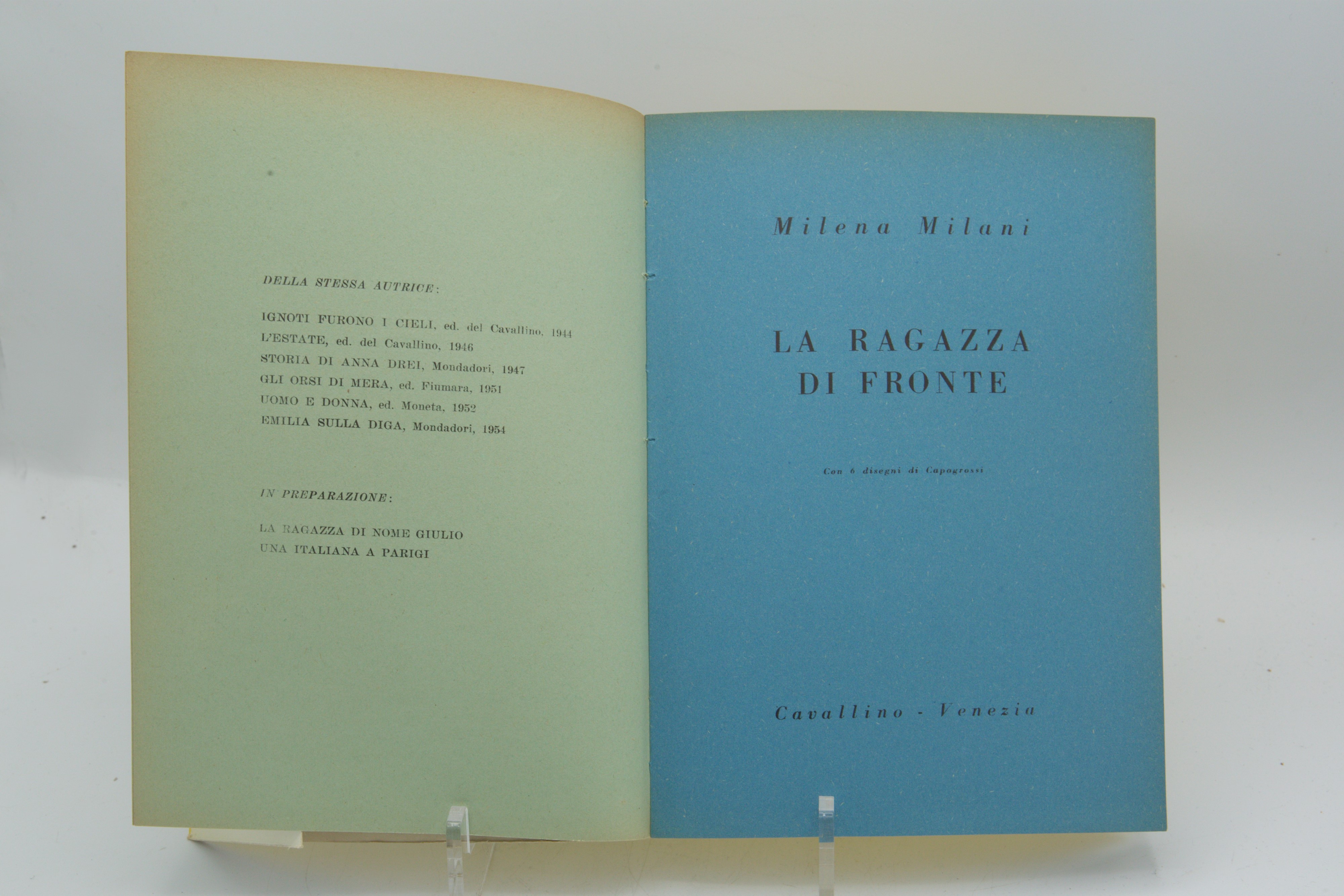 La ragazza di fronte