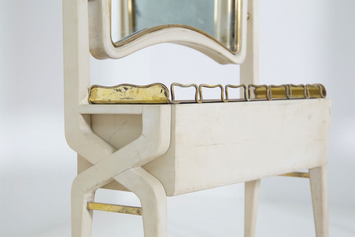 Specchi Italiani in Ottone e Legno Bianco (attr.)