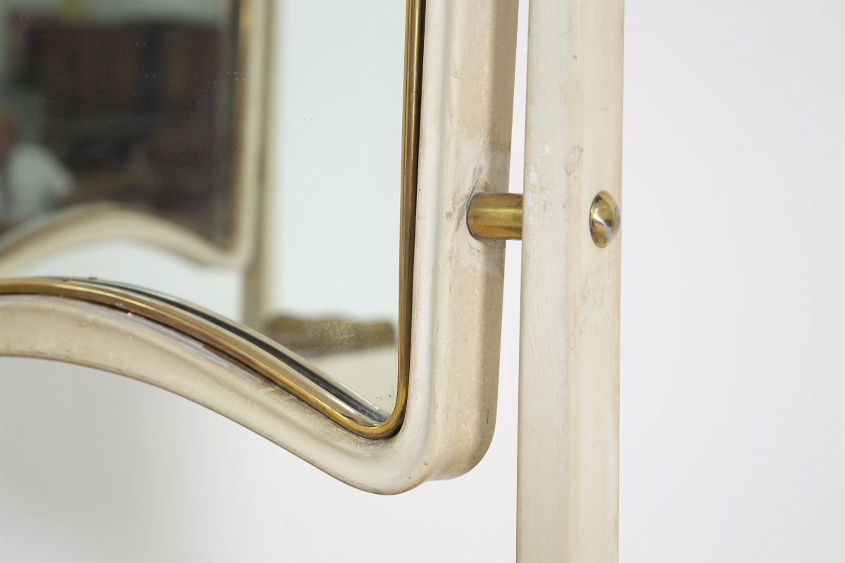 Specchi Italiani in Ottone e Legno Bianco (attr.)