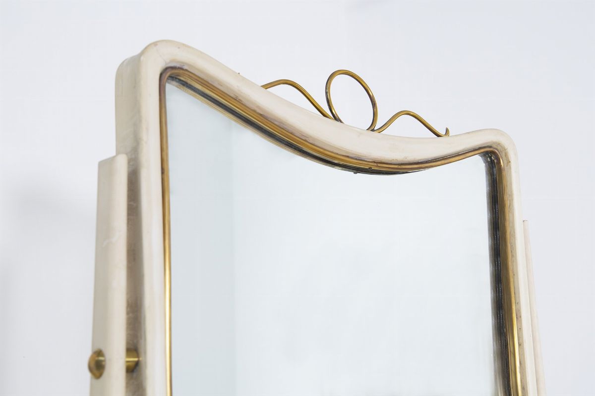 Specchi Italiani in Ottone e Legno Bianco (attr.)