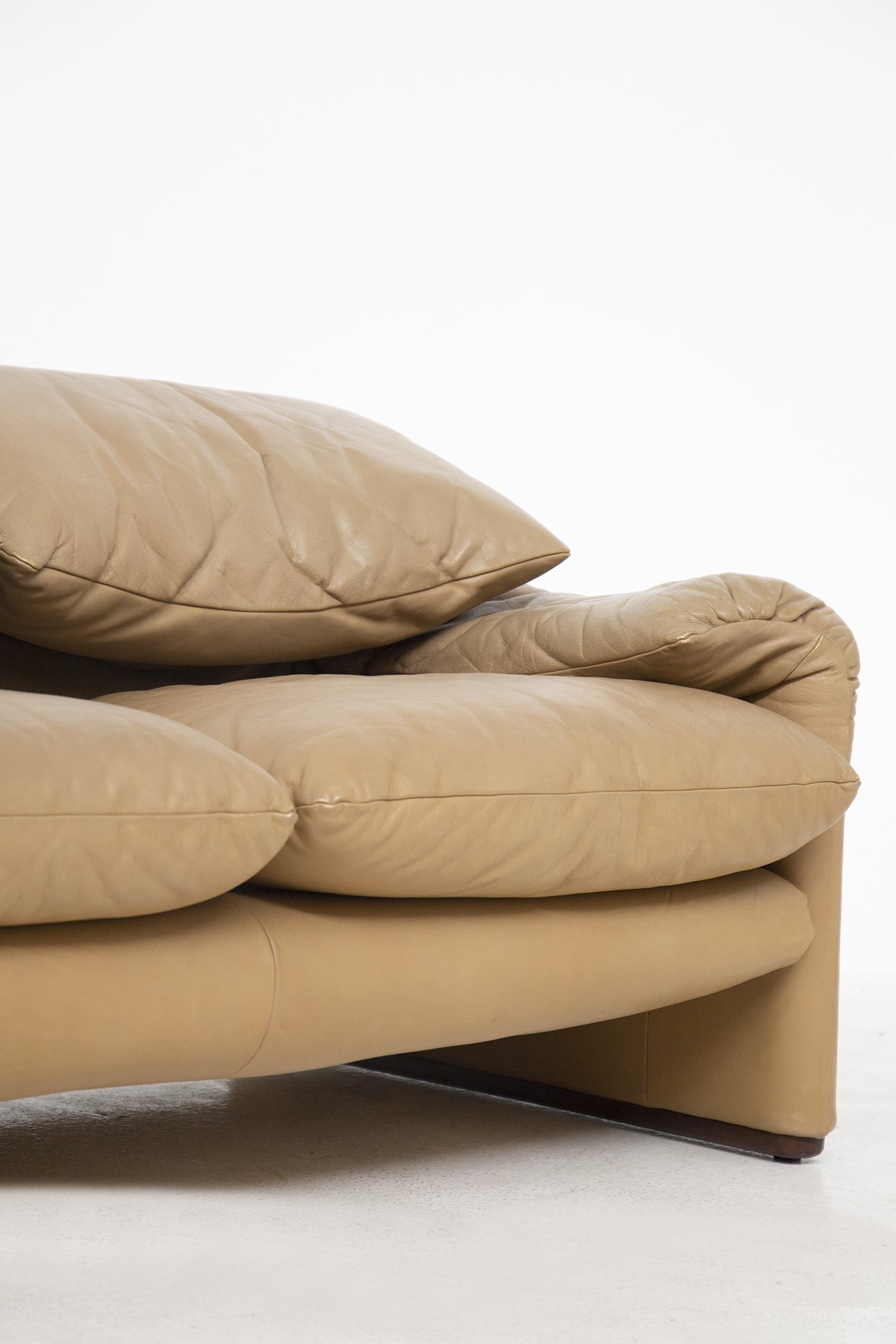 Divano Magistretti in Pelle Vintage Maralunga per Cassina