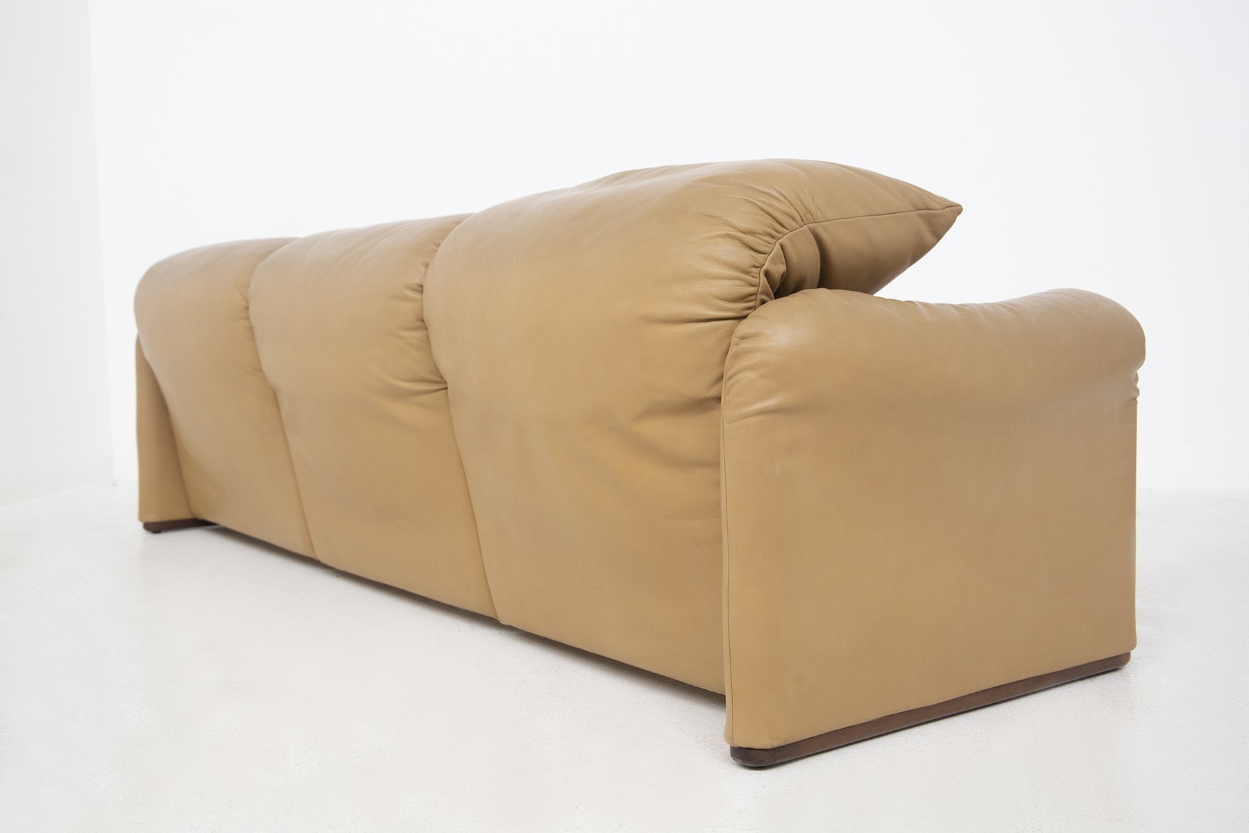 Divano Magistretti in Pelle Vintage Maralunga per Cassina