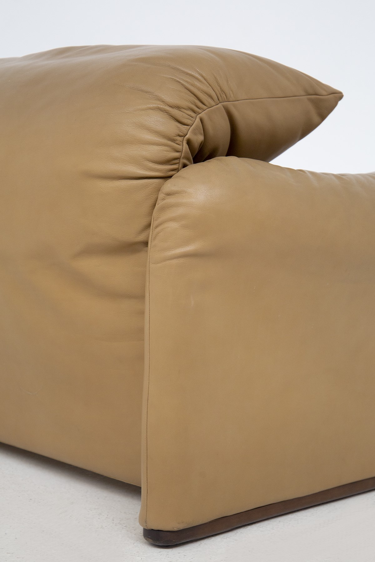 Divano Magistretti in Pelle Vintage Maralunga per Cassina