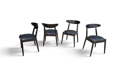 Set di quattro sedie in legno tinto nero