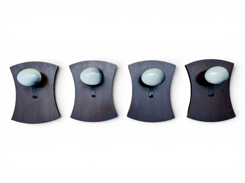 Carlo Graffi, Franco Campo - Quattro appendiabiti in legno curvato con pomoli in ceramica smaltat...