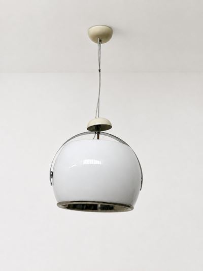 Pendente a due luci (lampada a sospensione) in metallo e vetro, anni 1970 (attrib.)